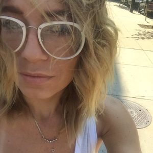 Meet your Posher, Alivia